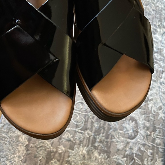 Women’s Sandals - Picture 4 of 8